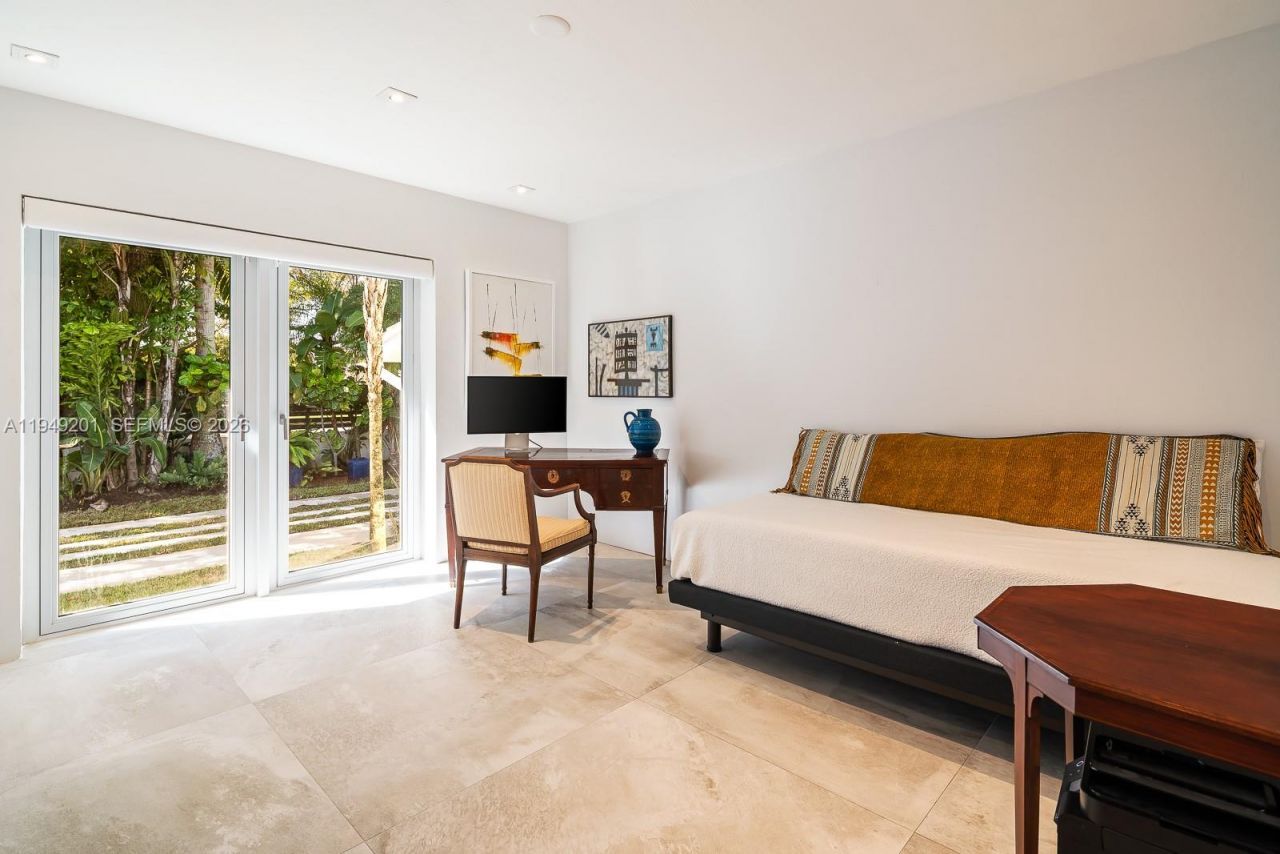 5907 Riviera Dr, Coral Gables, FL 33146 Photo