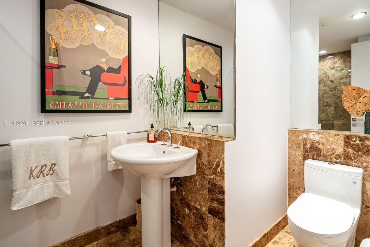 5907 Riviera Dr, Coral Gables, FL 33146 Photo