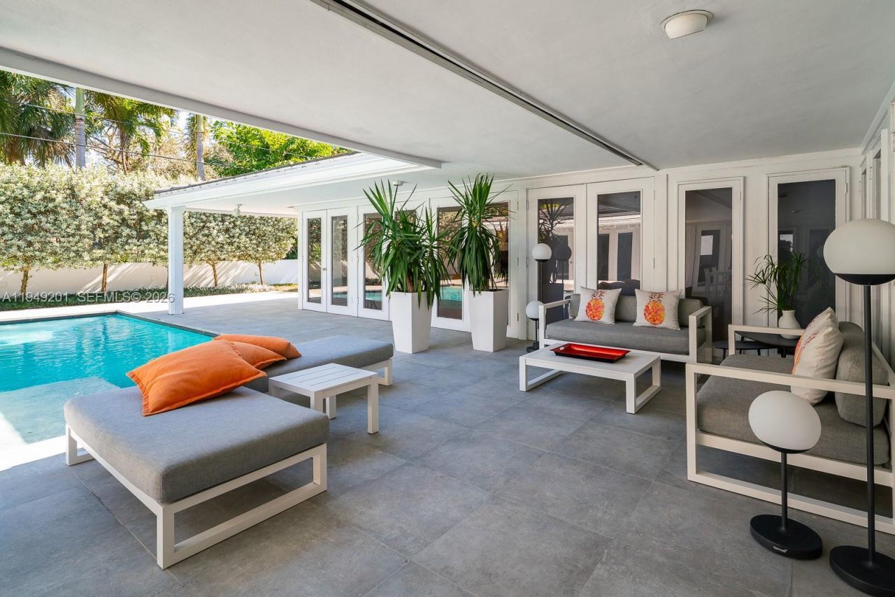 5907 Riviera Dr, Coral Gables, FL 33146 Photo