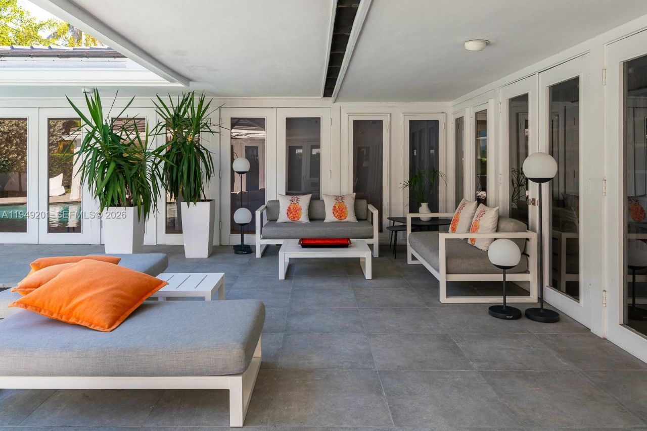 5907 Riviera Dr, Coral Gables, FL 33146 Photo