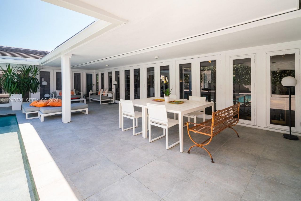 5907 Riviera Dr, Coral Gables, FL 33146 Photo