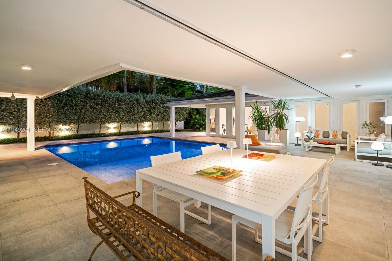 5907 Riviera Dr, Coral Gables, FL 33146 Photo