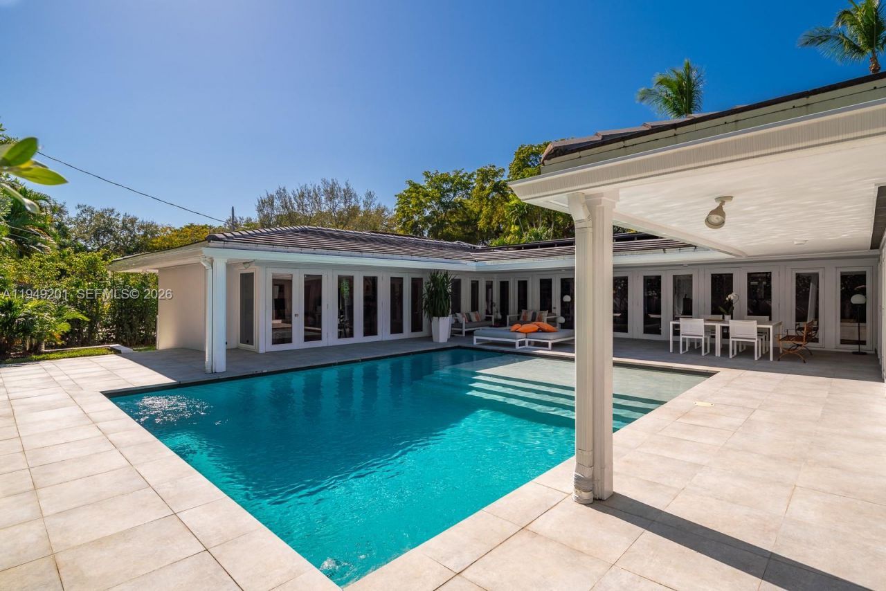 5907 Riviera Dr, Coral Gables, FL 33146 Photo