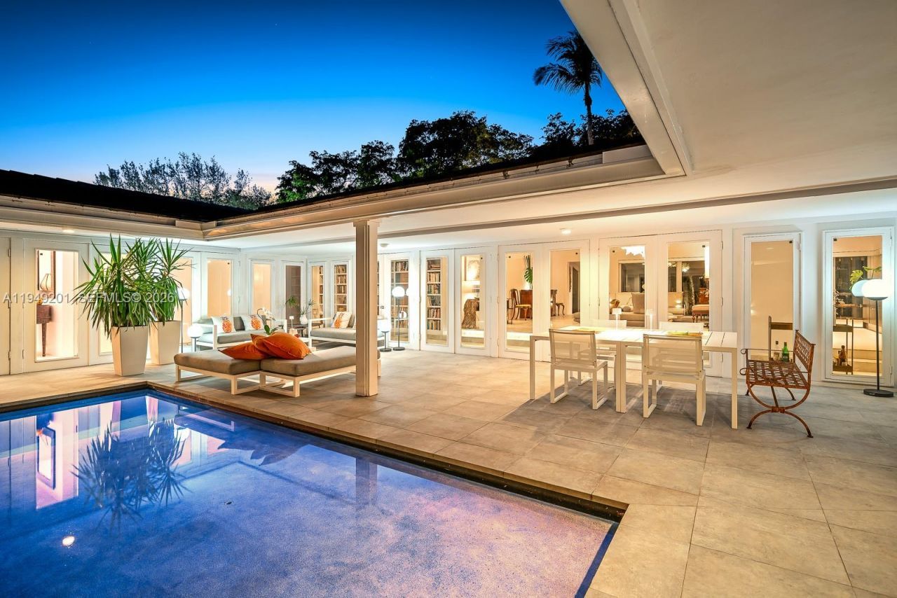 5907 Riviera Dr, Coral Gables, FL 33146 Photo