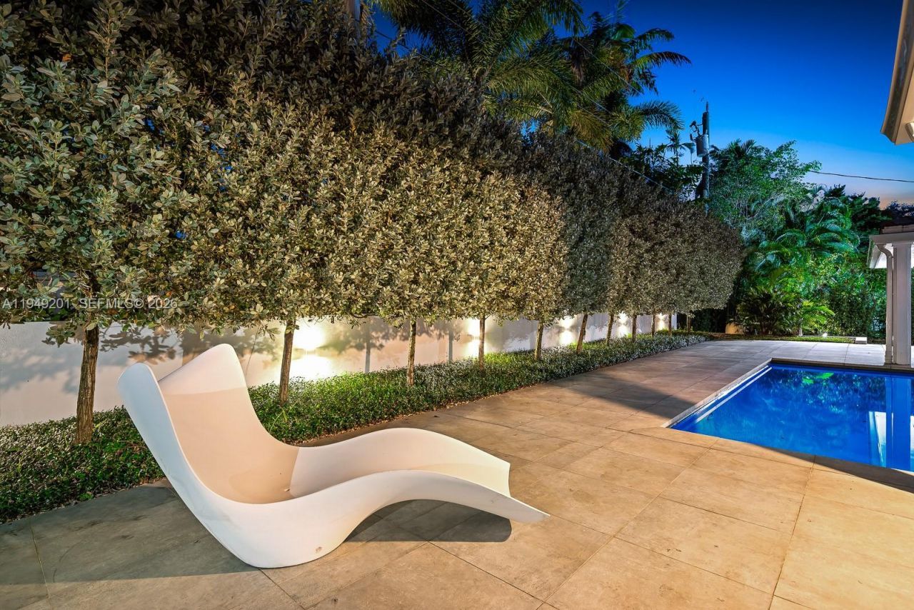 5907 Riviera Dr, Coral Gables, FL 33146 Photo