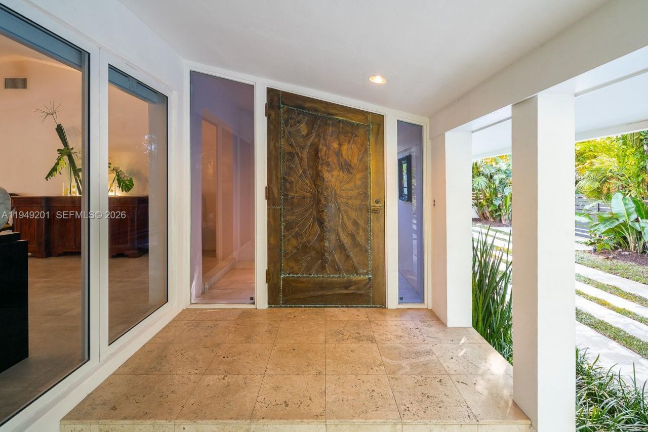 5907 Riviera Dr, Coral Gables, FL 33146 Photo