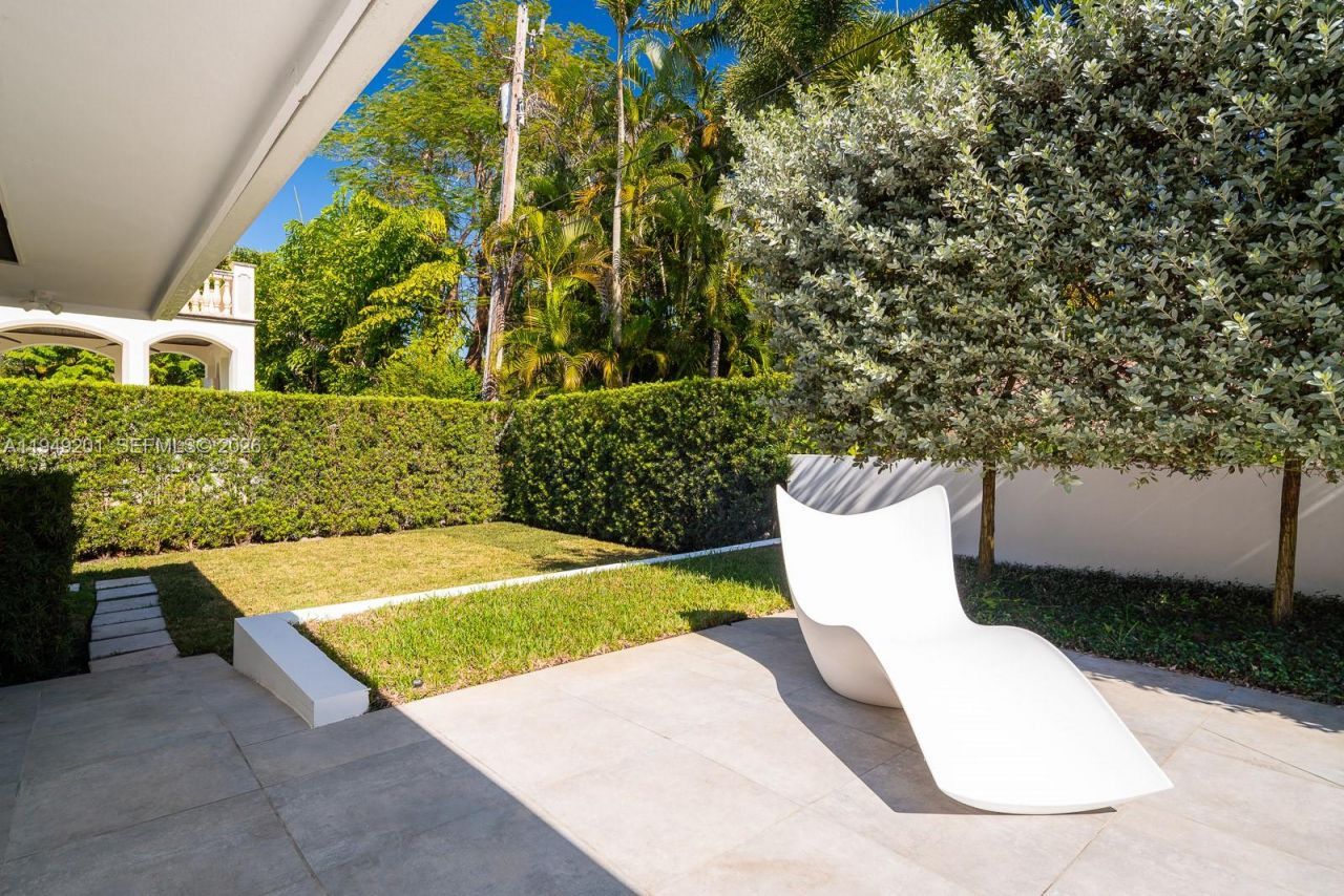 5907 Riviera Dr, Coral Gables, FL 33146 Photo