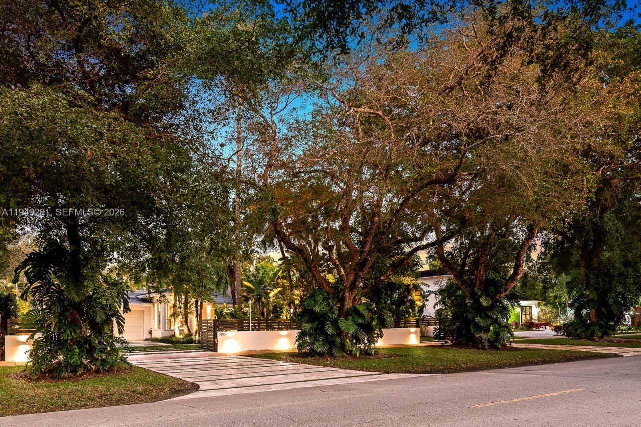 5907 Riviera Dr, Coral Gables, FL 33146 Photo