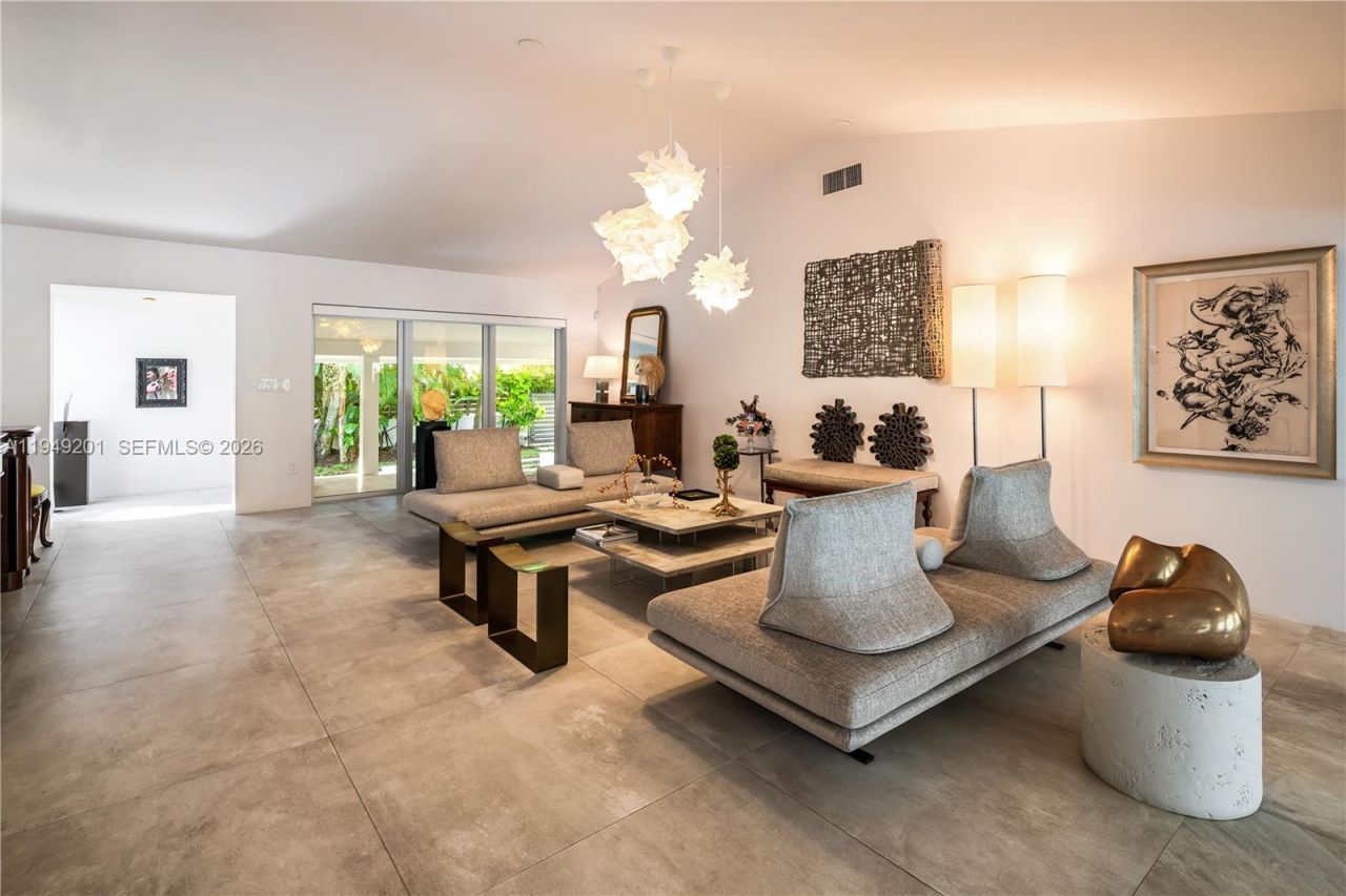 5907 Riviera Dr, Coral Gables, FL 33146 Photo