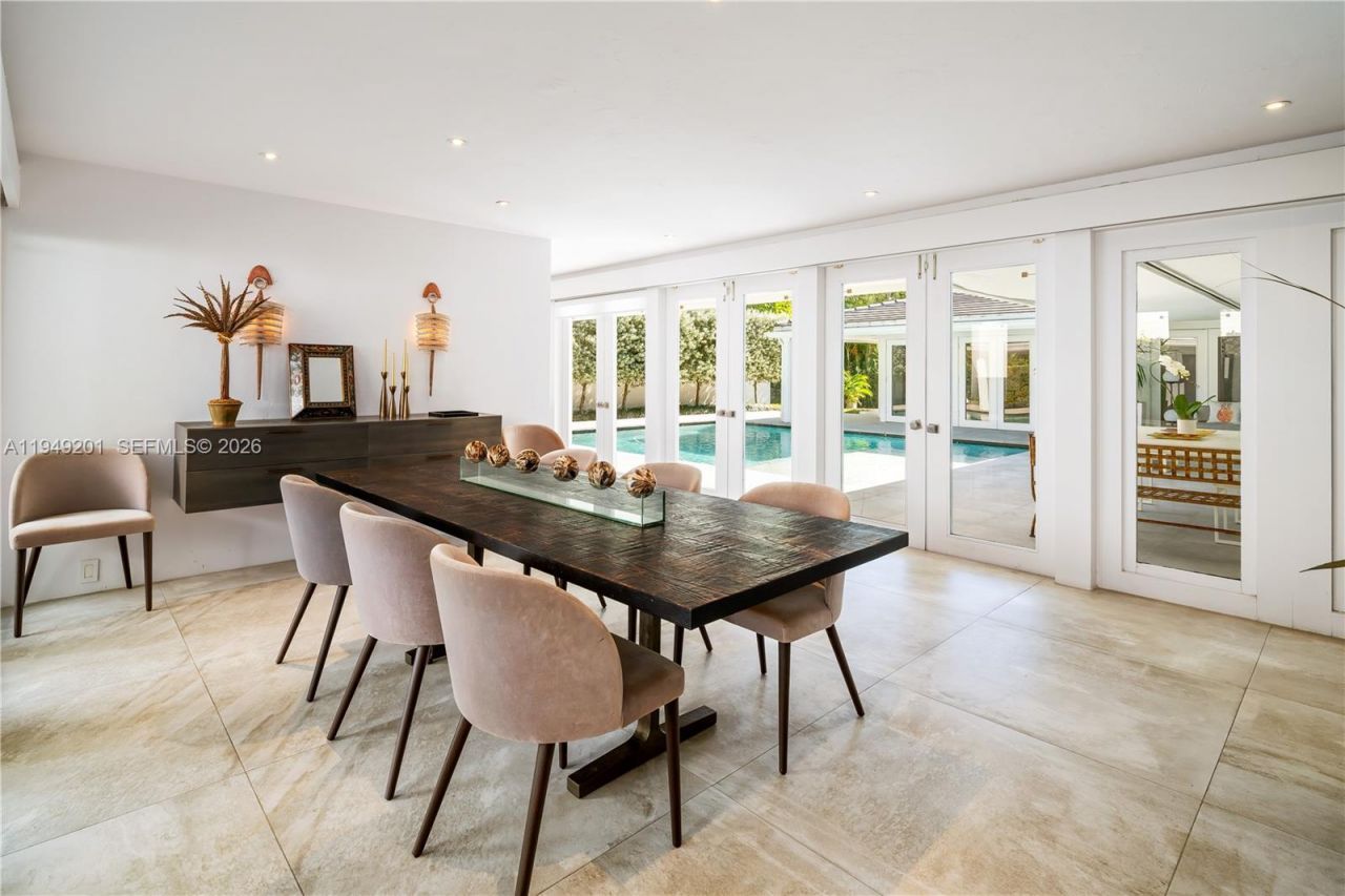 5907 Riviera Dr, Coral Gables, FL 33146 Photo