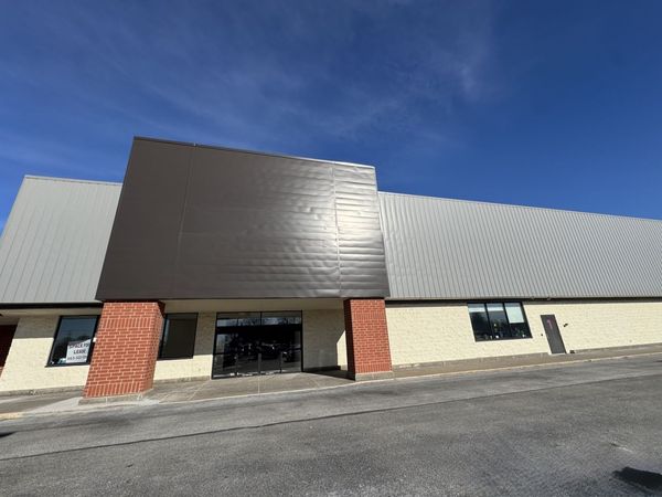 2826 W Locust Street, Davenport, IA 52804