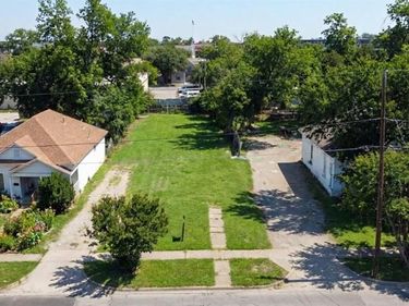 621 W 12th Street, Dallas, TX 75208