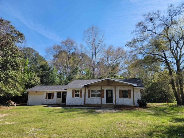 305 Broad Street, Hawkinsville, GA 31036