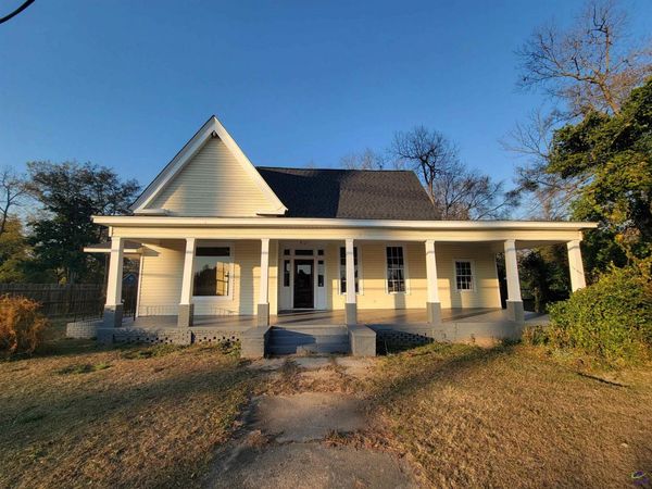 9 Academy Street, Hawkinsville, GA 31036