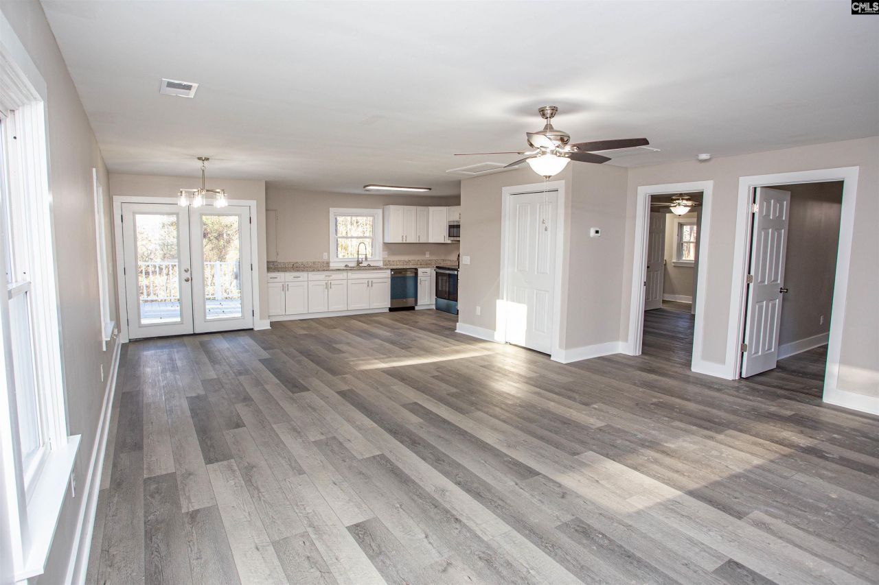 139 Sinclair Lane  Photo 4