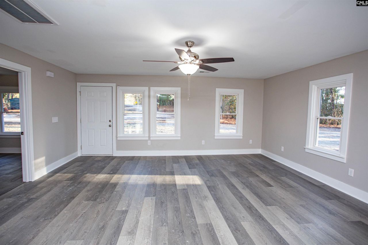 139 Sinclair Lane  Photo 6