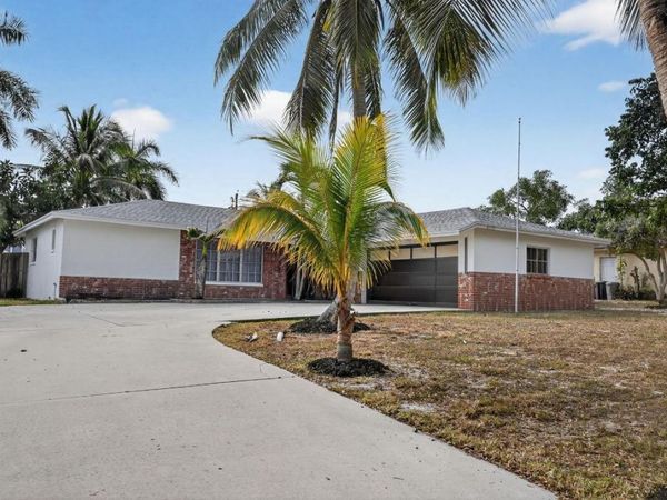 8776 SE Bahama Circle, Hobe Sound, FL 33455