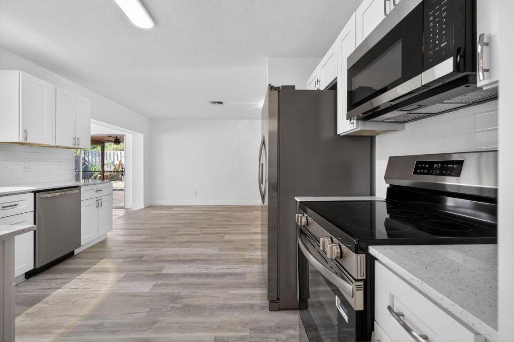 8776 SE Bahama Circle, Hobe Sound, FL 33455 Photo