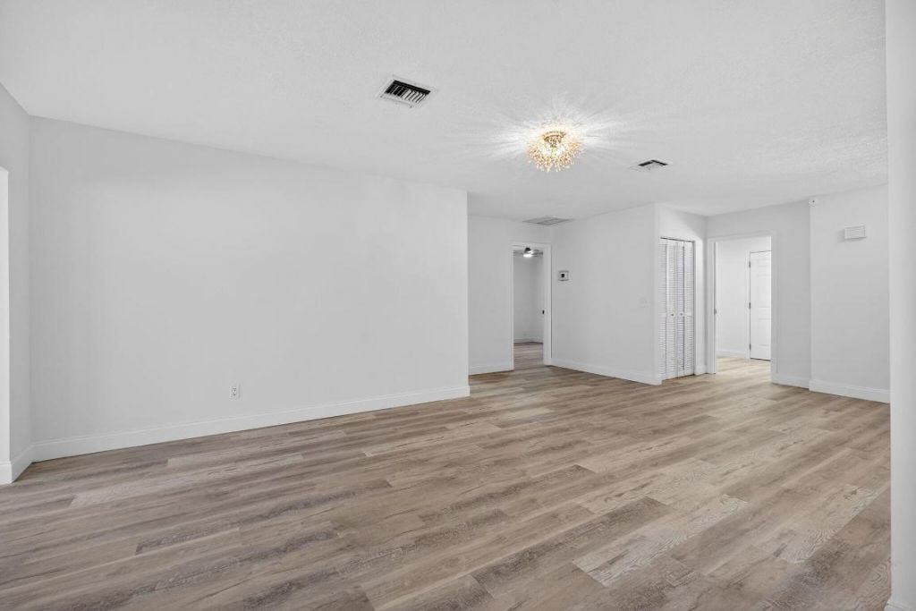 8776 SE Bahama Circle, Hobe Sound, FL 33455 Photo