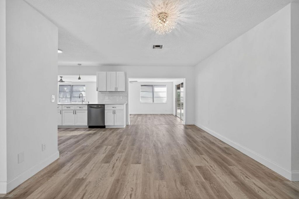 8776 SE Bahama Circle, Hobe Sound, FL 33455 Photo