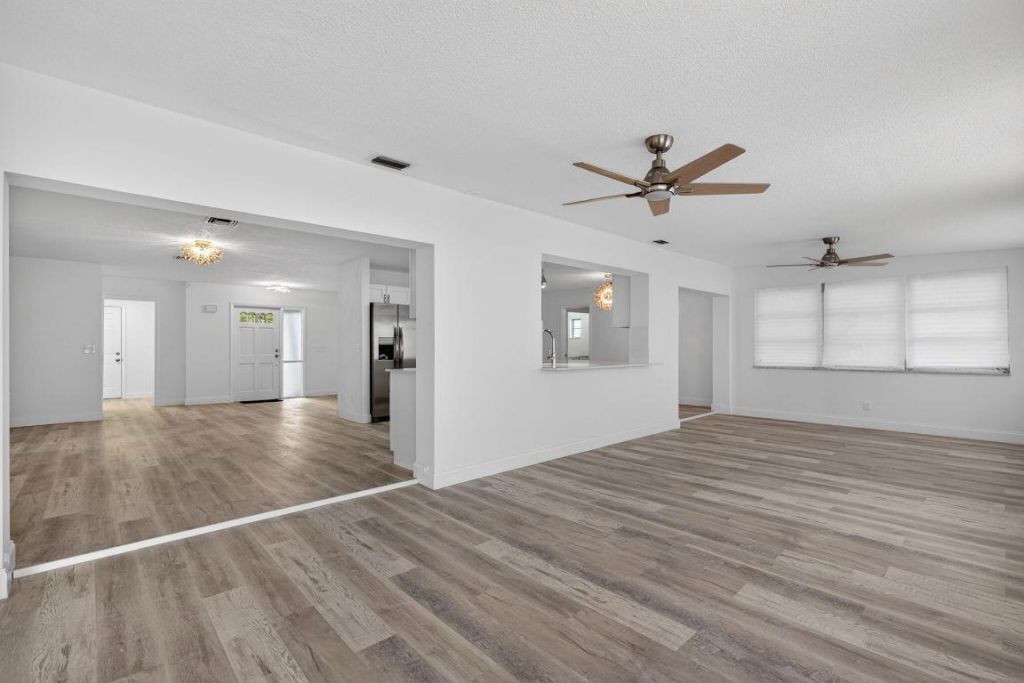 8776 SE Bahama Circle, Hobe Sound, FL 33455 Photo