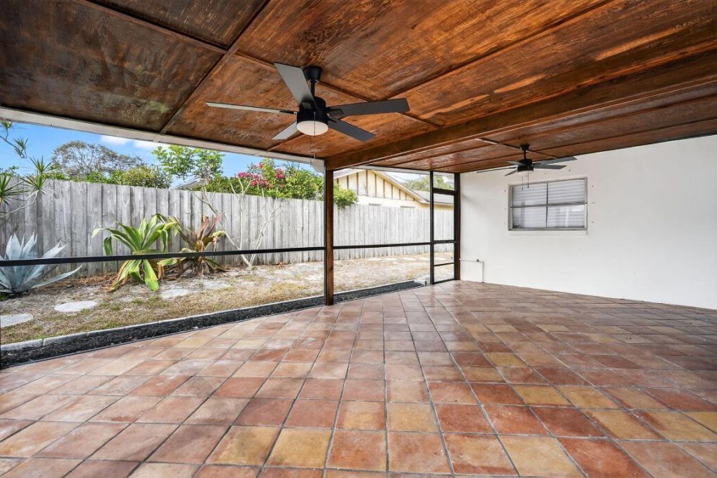 8776 SE Bahama Circle, Hobe Sound, FL 33455 Photo