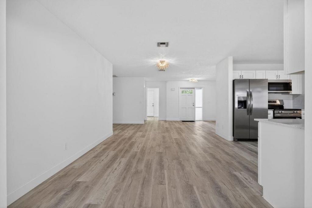 8776 SE Bahama Circle, Hobe Sound, FL 33455 Photo