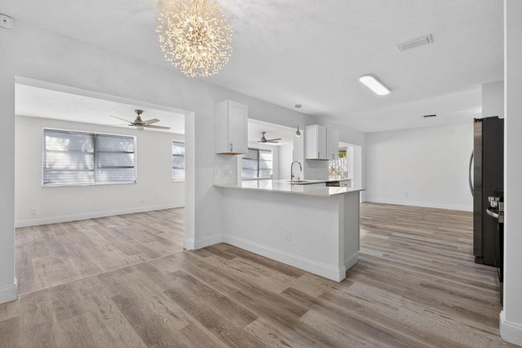 8776 SE Bahama Circle, Hobe Sound, FL 33455 Photo