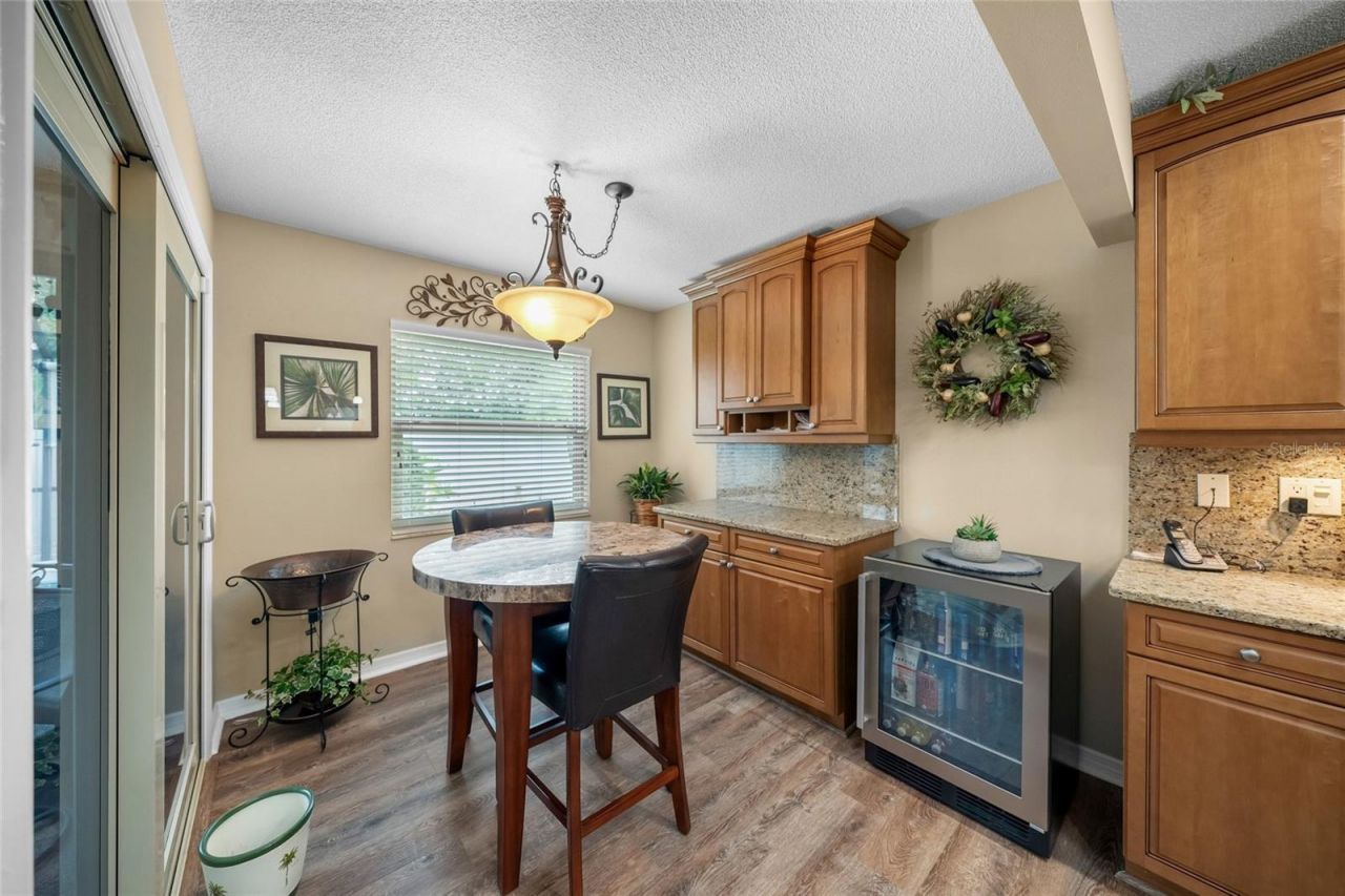 8465 Cypress Lake Circle, Sarasota, FL 34243 Photo