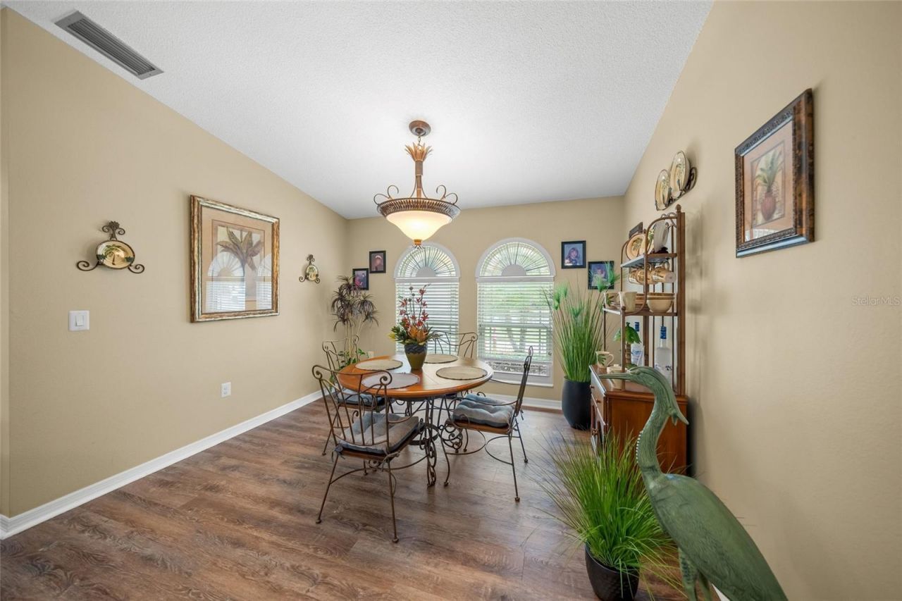 8465 Cypress Lake Circle, Sarasota, FL 34243 Photo