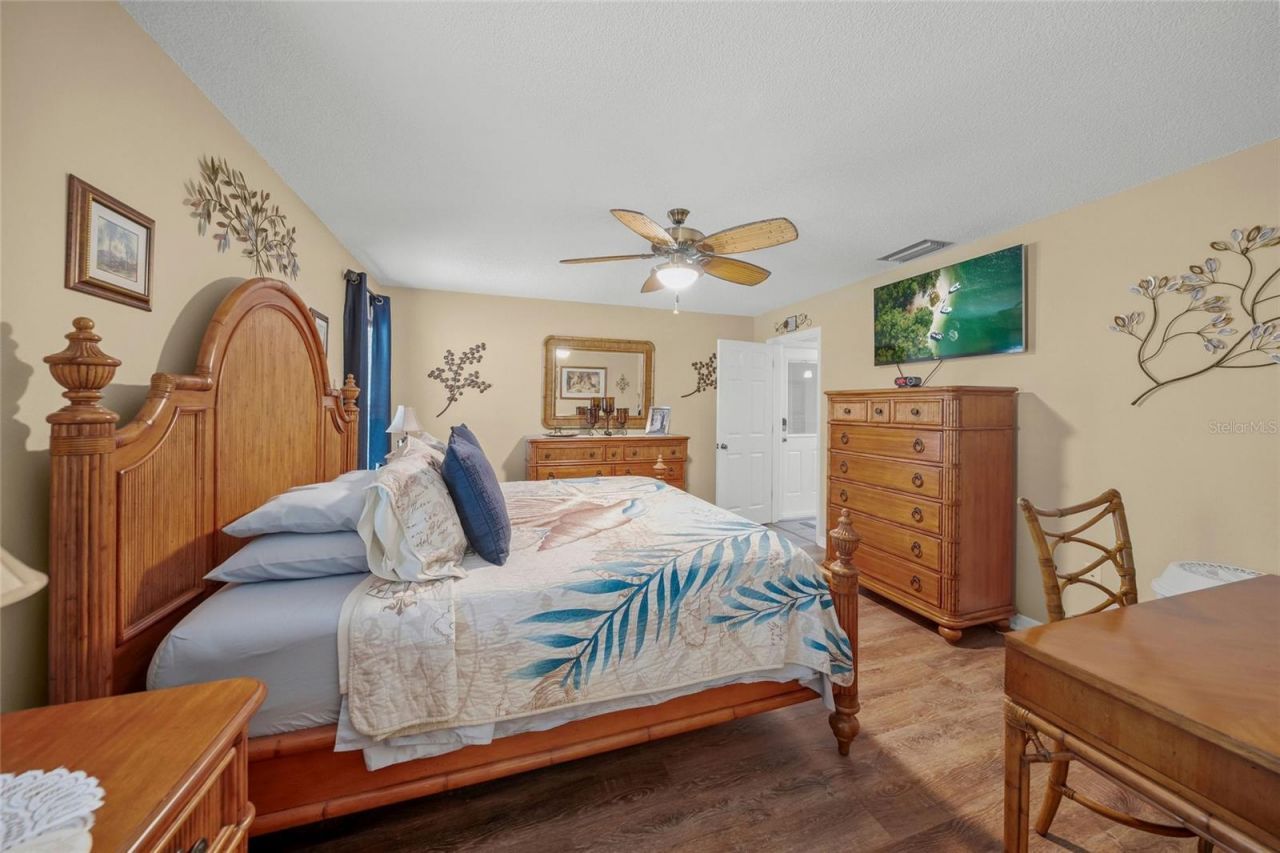 8465 Cypress Lake Circle, Sarasota, FL 34243 Photo