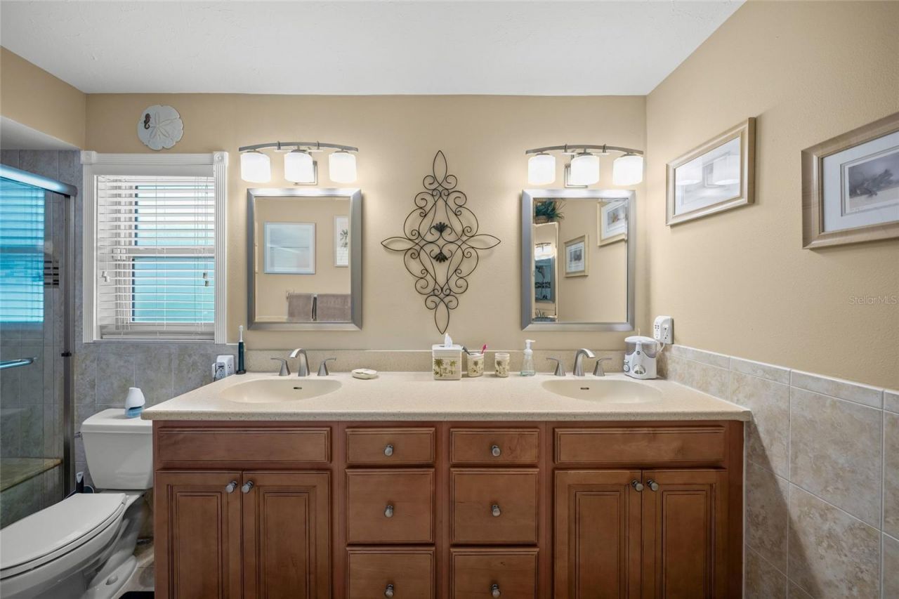 8465 Cypress Lake Circle, Sarasota, FL 34243 Photo