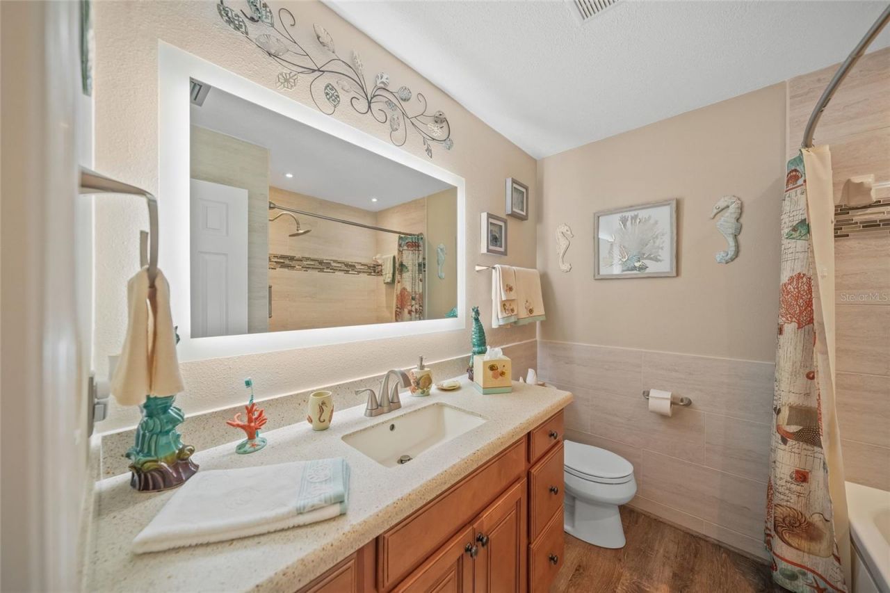 8465 Cypress Lake Circle, Sarasota, FL 34243 Photo