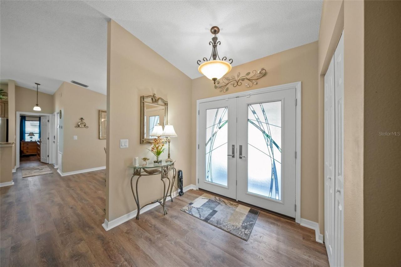 8465 Cypress Lake Circle, Sarasota, FL 34243 Photo