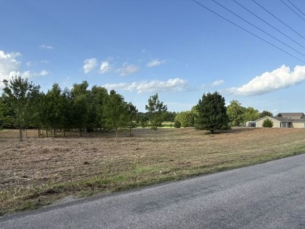 000 Lavern Road, Desoto, IL 62924