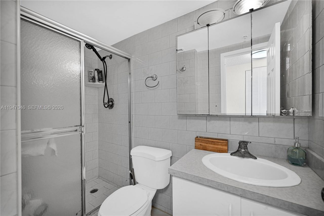 2829 Indian Creek Dr, Unit 410, Miami Beach, FL 33140 Photo
