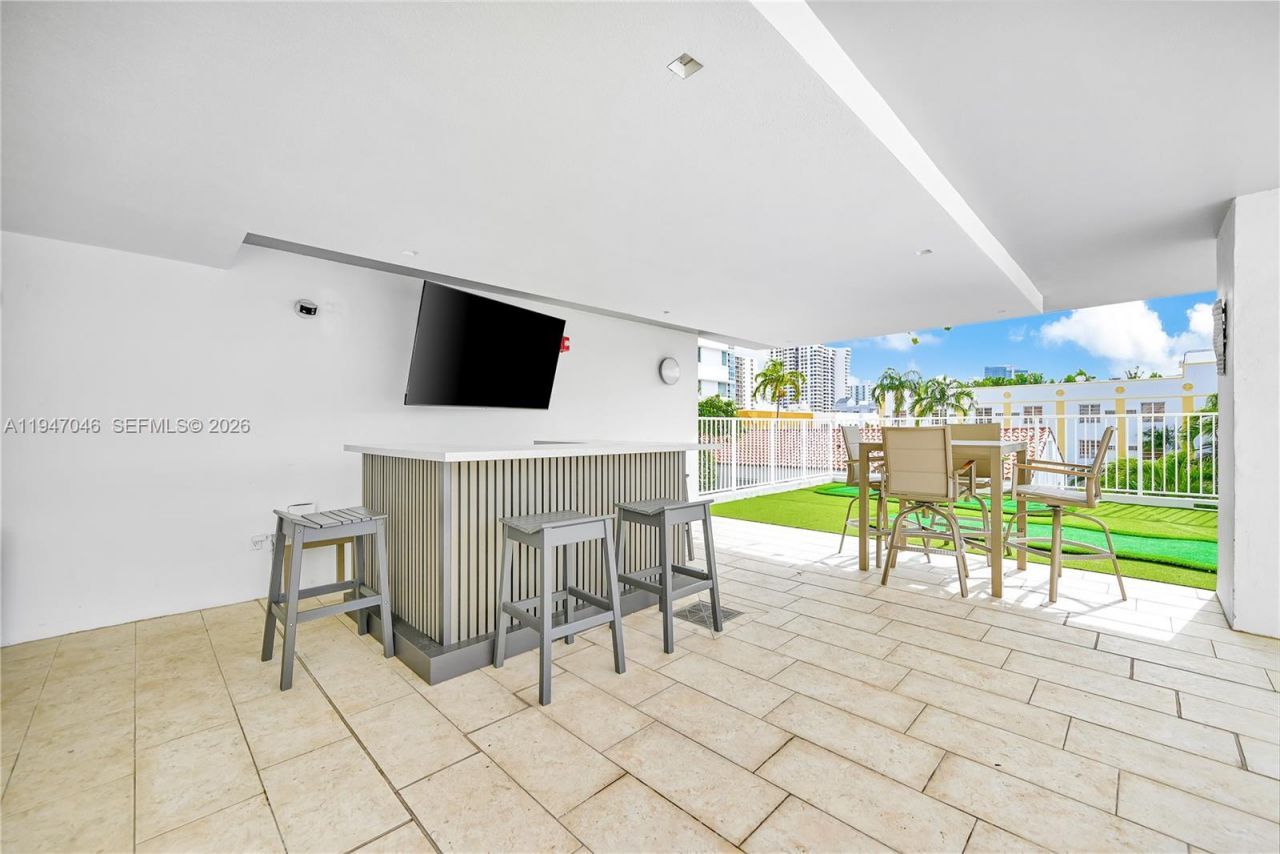 2829 Indian Creek Dr, Unit 410, Miami Beach, FL 33140 Photo