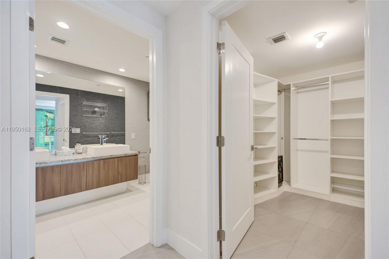 1170 101st St, Unit 201, Bay Harbor Islands, FL 33154 Photo