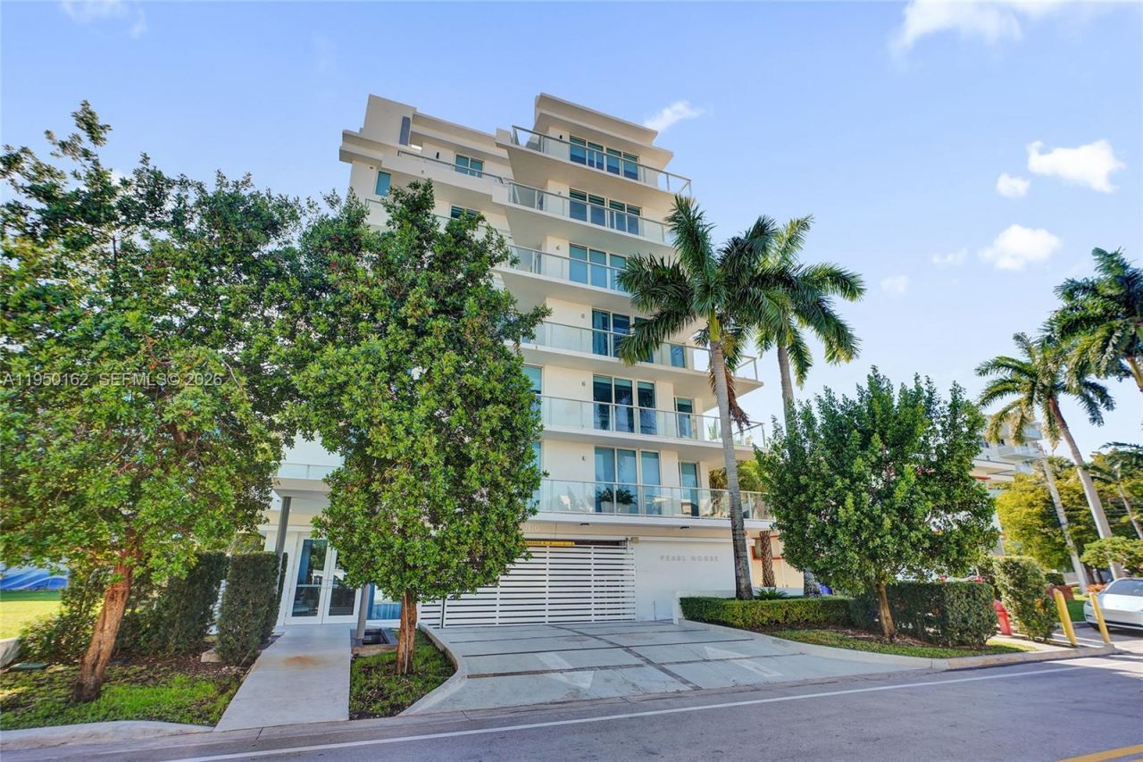 1170 101st St, Unit 201, Bay Harbor Islands, FL 33154 Photo