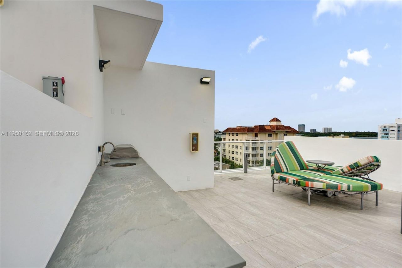 1170 101st St, Unit 201, Bay Harbor Islands, FL 33154 Photo