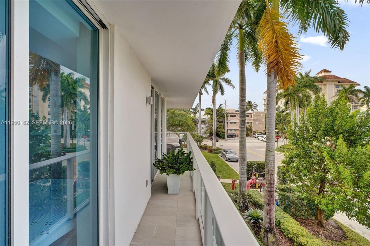 1170 101st St, Unit 201, Bay Harbor Islands, FL 33154 Photo