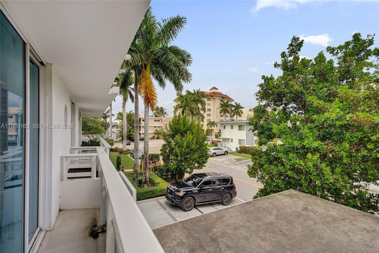 1170 101st St, Unit 201, Bay Harbor Islands, FL 33154 Photo