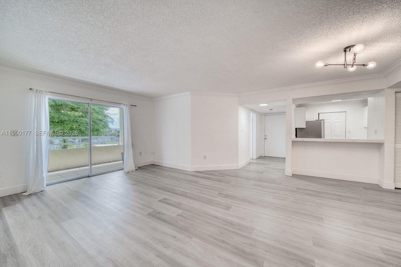 10795 SW 108th Ave, Unit 304, Miami, FL 33176 Photo