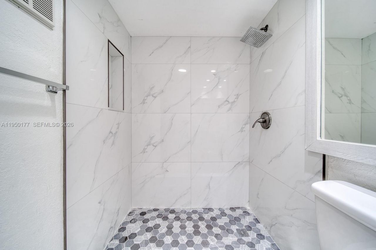 10795 SW 108th Ave, Unit 304, Miami, FL 33176 Photo