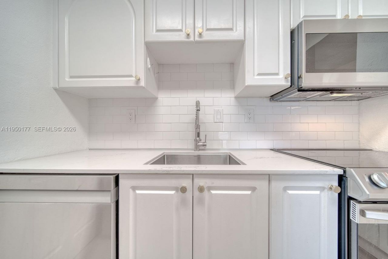 10795 SW 108th Ave, Unit 304, Miami, FL 33176 Photo