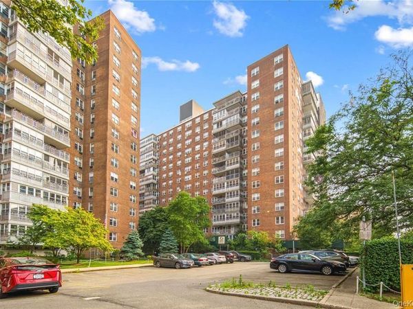 138-10 Franklin Avenue, Unit 2L, Flushing, NY 11355