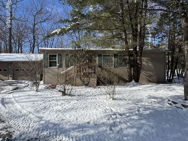 12 Easy Street, Catskill, NY 12414