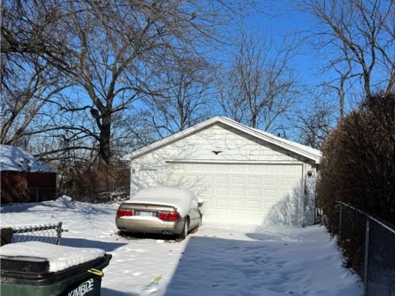 9717 David Road, Cleveland, OH 44125 Photo 4