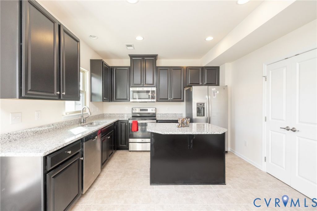 16709 Gossamer Drive, Moseley, VA 23120 Main Photo