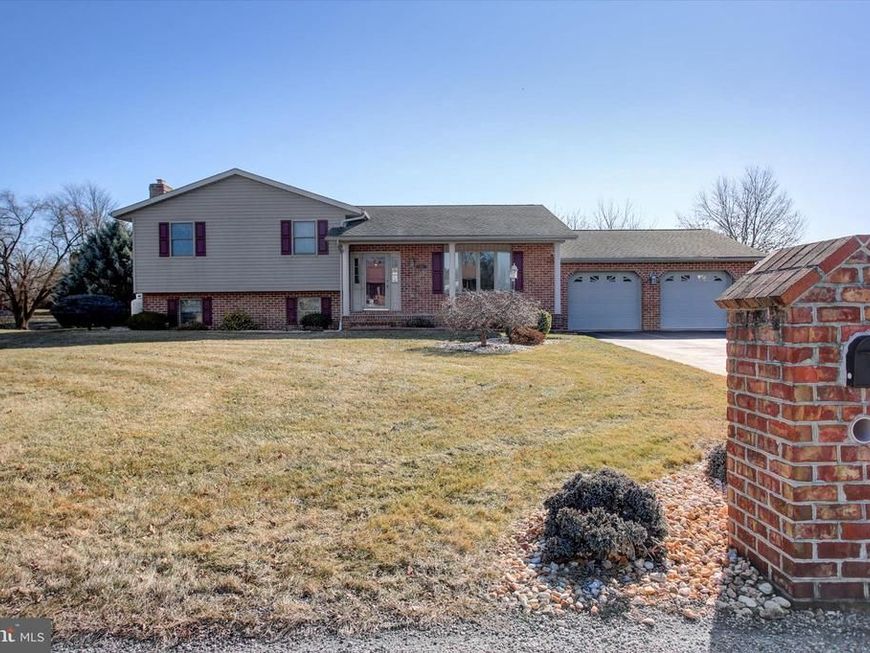 722 Mahantango Drive, Chambersburg, PA 17202 Main Photo